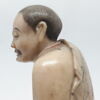 Le luohan Najia Xina 那伽犀那 en train de se gratter l'oreille, image 7/7
