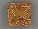 Carreau de pavement bicolore, d'un ensemble de deux (OA 10218 15 à 16), image 1/2
