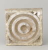 Carreau carré, d'un ensemble de six carreaux aux emblèmes des Gonzague (OA 6342 A-F) : armes des Gonzague, image 2/3
