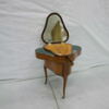 Table de toilette en forme de coeur, image 2/5
