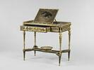 Petite table à écrire à pupitre du Cabinet intérieur de Saint Cloud, image 9/16