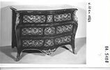 Commode Louis XV en tombeau à deux grands tiroirs et deux petits, image 1/2