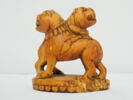 Pièce d'échecs (?) : deux dogues accolés, image 1/2