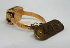 Bague en or émaillé à chaton carré (la pierre manque), image 2/3