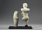 statue, image 2/3