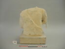 statue, image 2/4