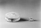 vase, image 3/3