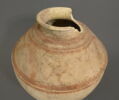 vase, image 3/3