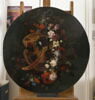 Casque, sabre et fleurs en feston, image 3/5