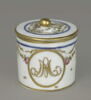 Pot à pommade, d'une paire (OA 9594 26 C), faiant partie du nécessaire de Marie-Antoinette, image 1/6