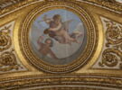Plafond : Salle des Antonins - Les Génies de la Justice (deux Amours dont l'un tient un fil à plomb et l'autre une balance), sur la voûte, côté est au centre., image 4/6