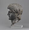 statue, image 2/5