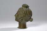 Vase funéraire en forme de tête féminine, image 4/4