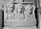 stèle funéraire, image 2/2