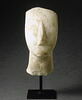 statuette, image 1/3