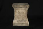 autel funéraire  ; base de statue, image 1/2