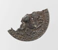 Miroir aux deux sphinx adossés, fragmentaire, image 1/5