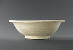 Coupe à l'arbuste fleuri, image 2/2