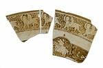 Fragments de bord de plat aux sphinx et cavalier, image 4/5