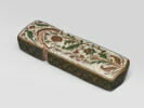 Etui à décor floral en relief, image 5/13