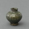 Vase sur piédouche, image 1/3