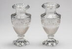 Vase ovoïde, d'une paire, image 1/2