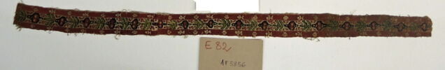 bande décorative d'habillement ; fragment, image 3/4