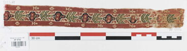 bande décorative d'habillement ; fragment, image 1/4