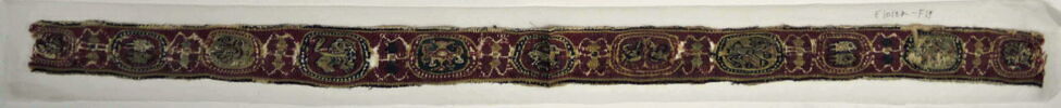 bande décorative d'habillement ; fragment, image 2/2