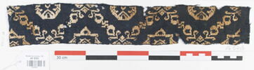 bande décorative d'habillement ; fragment, image 1/2