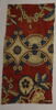 Fragment fond gros rouge semé de branches, de fleurs et de feuilles en bleu et rouge, image 1/5